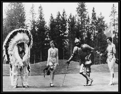 Картина Люди в костюмах играют в гольф (Men in suits are playing golf)