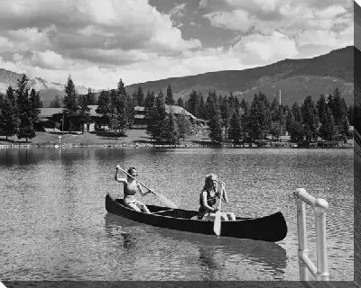 Постер Девушки в лодке (Girls in a Boat)