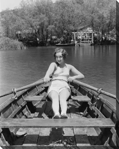 Постер Женщина в лодке (A woman in a boat)