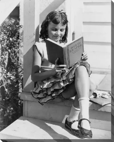 Постер Девочка читает (A girl reads) №2