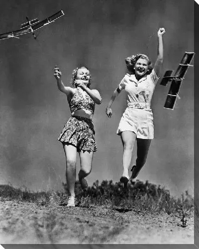 Постер Девушки с моделями самолетов (Girls with model airplanes)