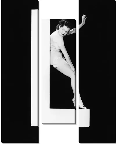 Модульная картина Девушки возле буквы (Girls around the letter) №2