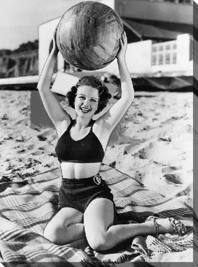 Постер Девушка с мячом (The girl with the ball)