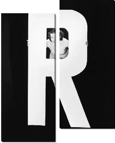 Модульная картина Девушка возле буквы (Girls around the letter) №2