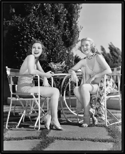 Картина Девушки за столиком (The girl at the table)