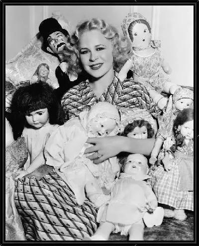 Картина Девушка с куклами (Girl with doll)