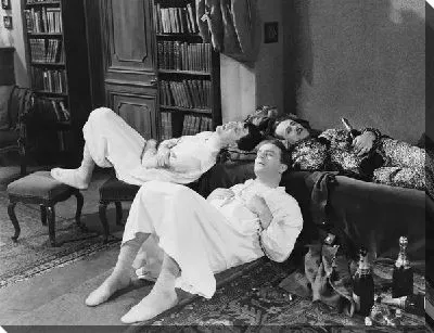 Мужчины спят (Men sleep)