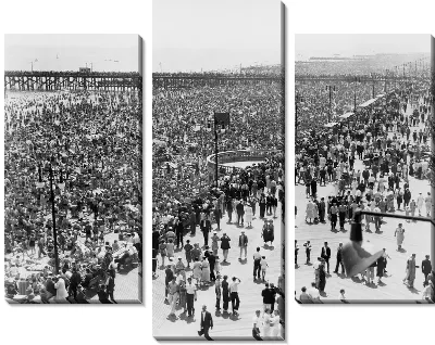 Модульная картина Тысячи людей отдыхают на пляже Кони-Айленда (Thousands of people at the beach of Coney Island)