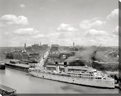 Пароход в порту (Steamer at the port)