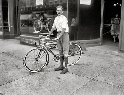 Плакат Мальчик с велосипедом (Boy with bike)