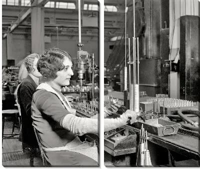 Модульная картина Женщина на фабрике (A woman in a factory)