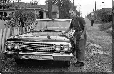 Постер Мужчина моет автомобиль (Man washing car)
