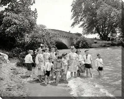 Постер Дети у реки (Children of the River)