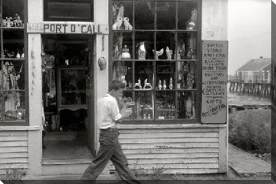 Постер Мальчик возле магазина (Boy near the store)