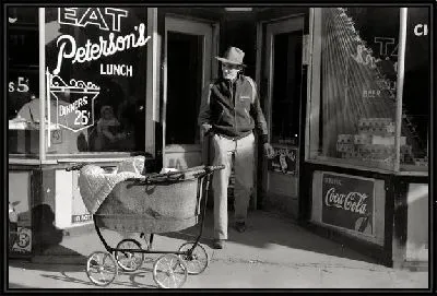 Картина Коляска возле кафе (Stroller outside a cafe)