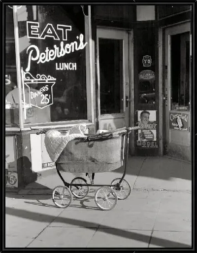 Картина Коляска возле кафе (Stroller outside a cafe) №2