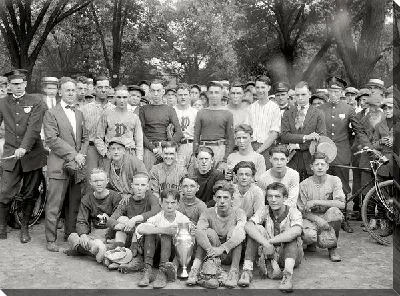Постер Групповой портрет (Group Portrait)