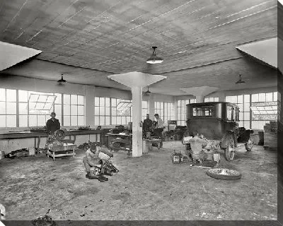 Постер Ремонтная мастерская (Repair shop)