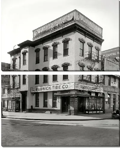 Модульная картина Фасад здания с вывесками (The facade of the building with signs)