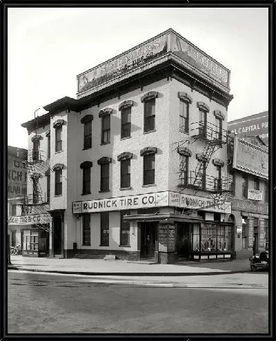 Картина Фасад здания с вывесками (The facade of the building with signs)