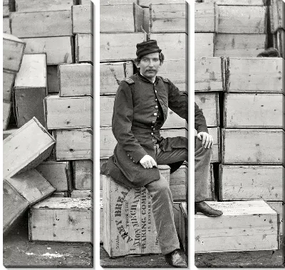 Модульная картина Мужчина рядом с ящиками (A man near the crates)