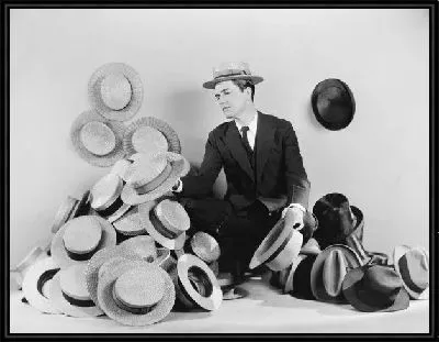 Картина Мужчина со шляпами (The man with the hat)