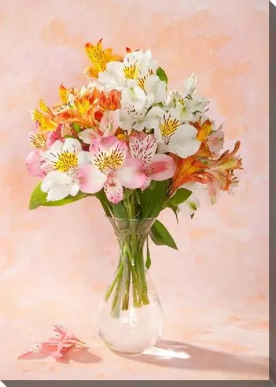 Постер Букет цветов в прозрачной вазе (Bouquet of flowers in a clear vase) №2