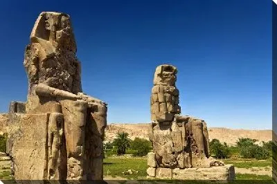 Постер Статуи в Египте (Statues in Egypt)