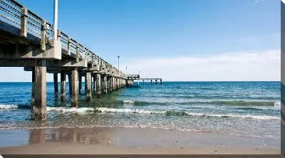 Постер Пляж возле причала (The beach outside the berth)
