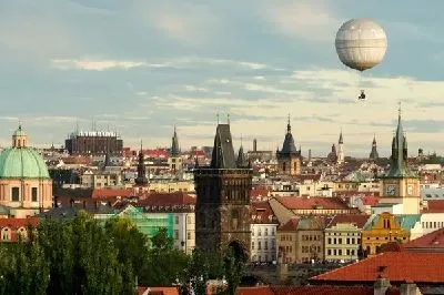Плакат Воздушный шар над городом (Air balloon above the city)