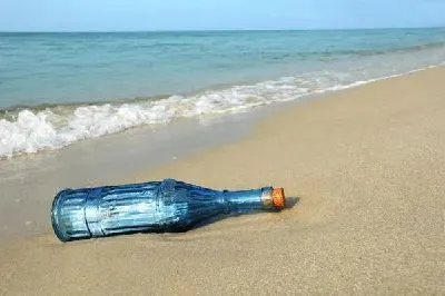 Плакат Бутылка на пляже (Bottle on the beach)