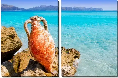 Модульная картина Ваза на берегу океана (Vase on the ocean)