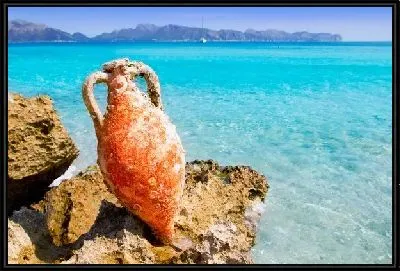 Картина Ваза на берегу океана (Vase on the ocean)