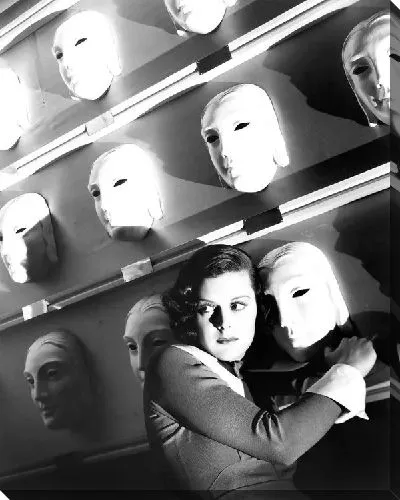 Постер Девушка рядом с масками (The girl next door with masks)