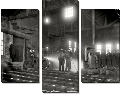 Модульная картина Рабочие на заводе (Workers at the plant)