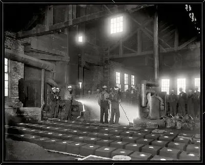 Картина Рабочие на заводе (Workers at the plant)