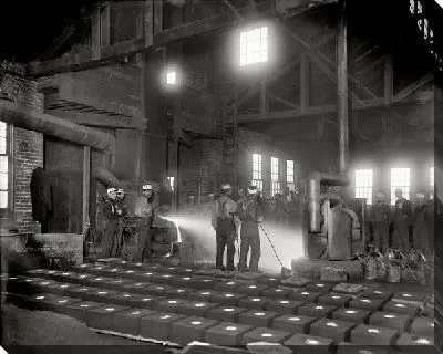 Постер Рабочие на заводе (Workers at the plant)