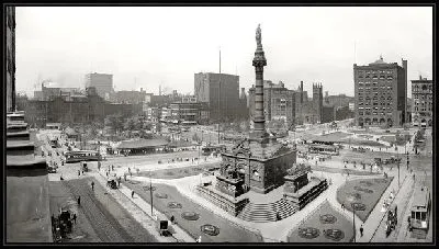 Картина Памятник на площади (Monument on the square)