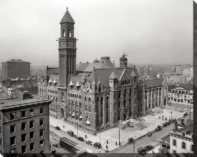 Постер Здание в центре (The building in the center)
