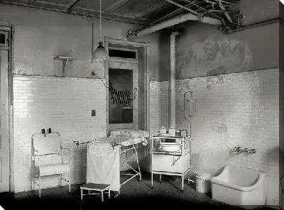 Кабинет врача (Consulting room)