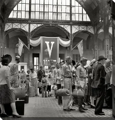 Постер На вокзале (At the station)