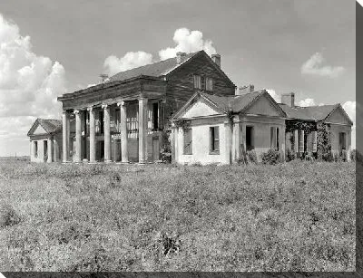 Постер Дом на окраине (House on the outskirts)