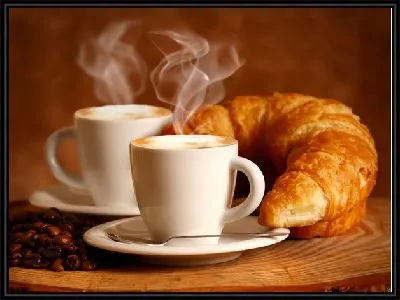 Кофе и круасаны