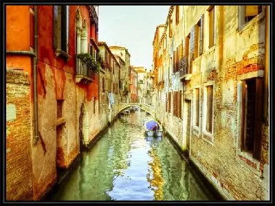 Улочка в Венеции