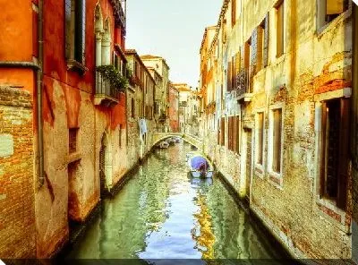 Улочка в Венеции