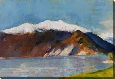 Озеро возле гор