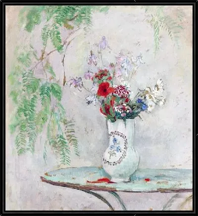 Столик с вазой