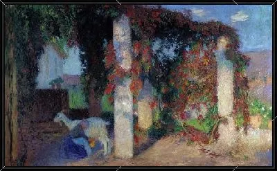 Девушка доит козу