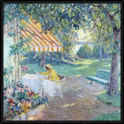 Женщина в беседке