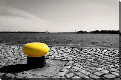 Постер Швартовая тумба на набережной (Bollard on the embankment)